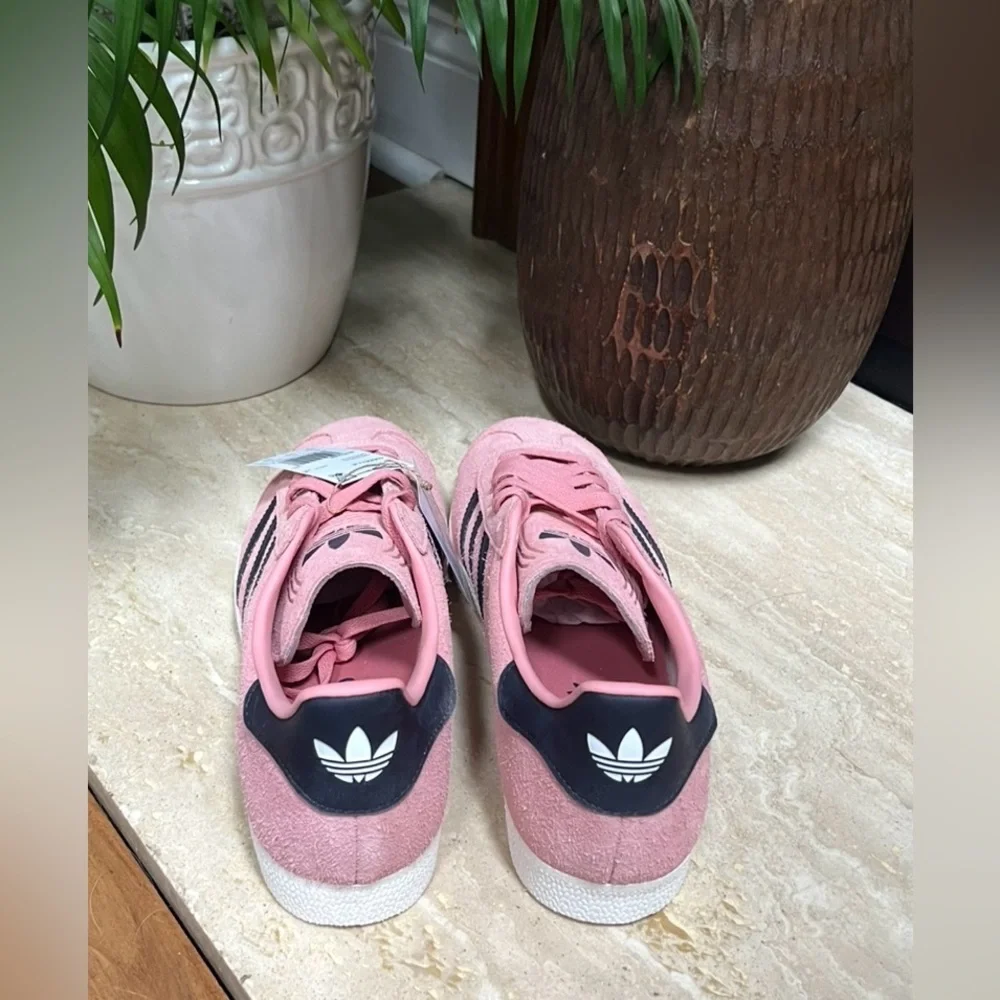 NWT Adidas Men's Gazelle Sneakers - Picture 13 of 16